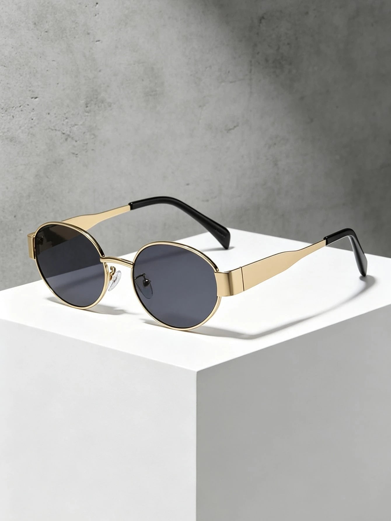 2-Pack Vintage Oval Metal Frame Glasses – Unisex Retro Fashion Eyewear